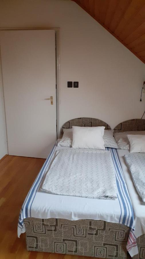 Hotel Anna vendégház Balatonakali Esterno foto
